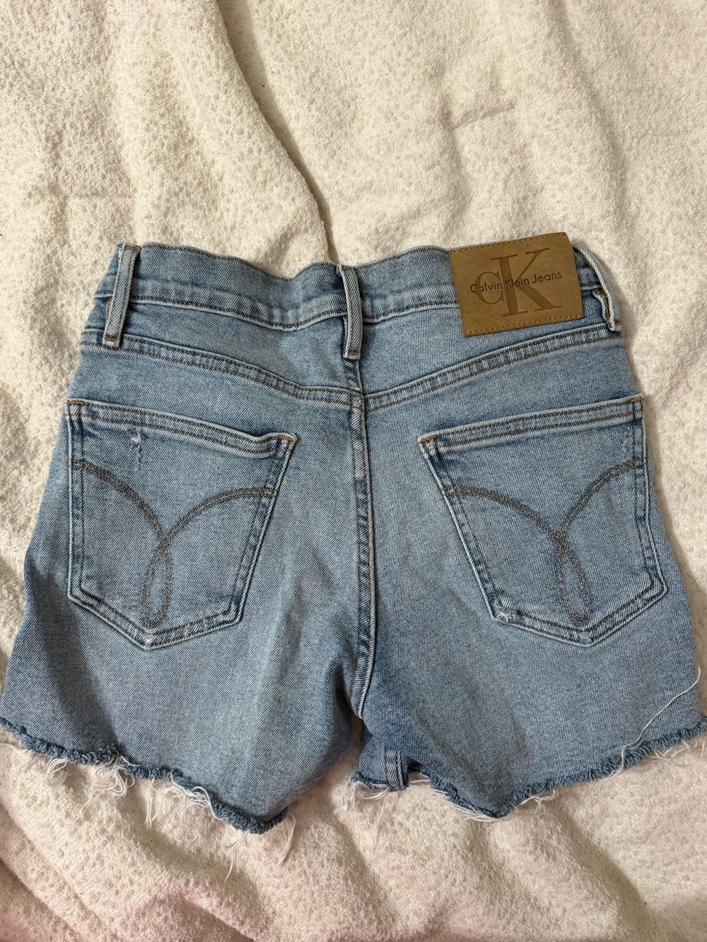 Calvin Klein Jeans Light Wash Denim Cutoff Frayed Hem Shorts Size 25
